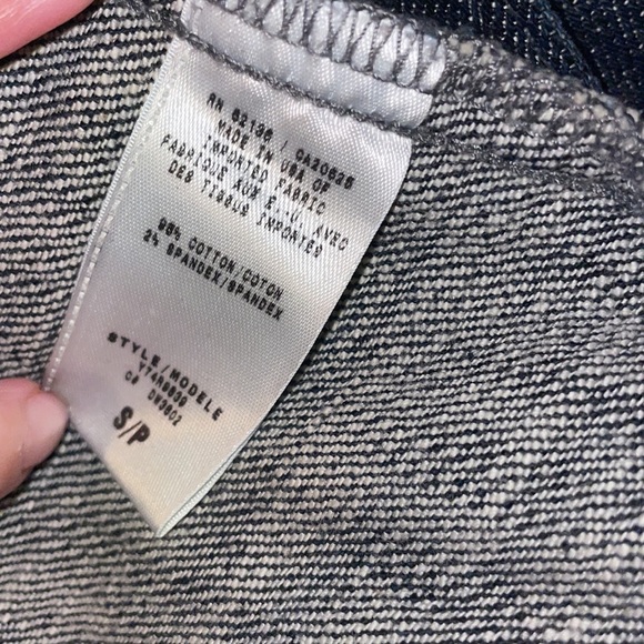 GUESS Denim Jacket with Rhinestones 🖤 - Picture 5 of 7